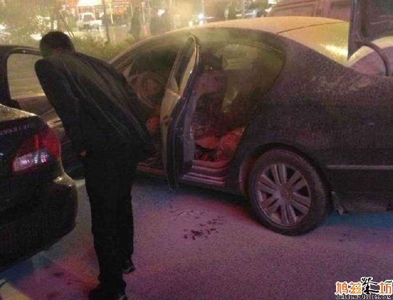 热点速递|【多图】小三被烧死在车内 原配安装